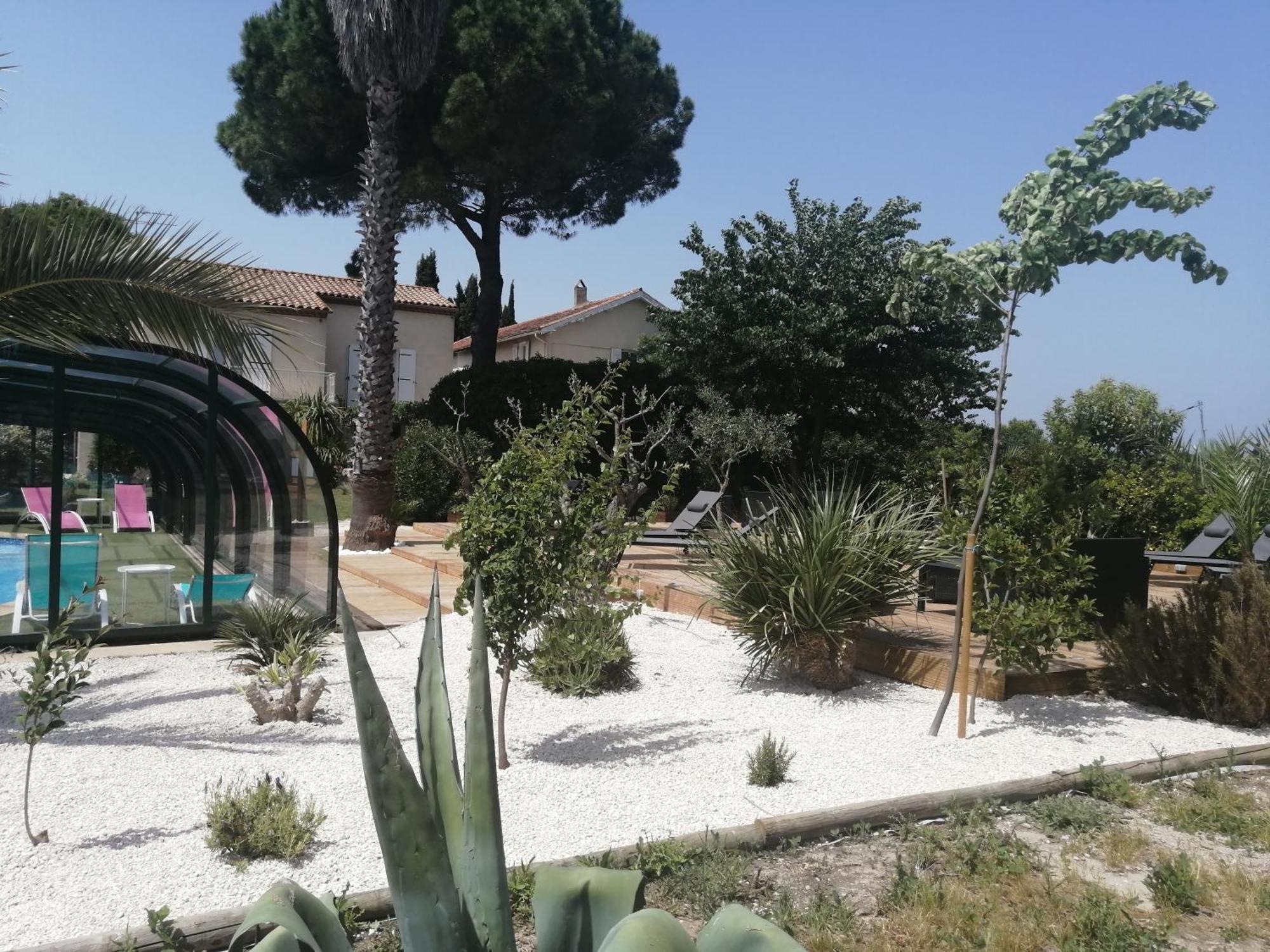 A L'Oree Des Vignes Montady Exterior photo